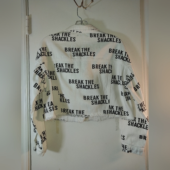 White Boxy "Break" Statement Jacket. Size S - Picture 2 of 7